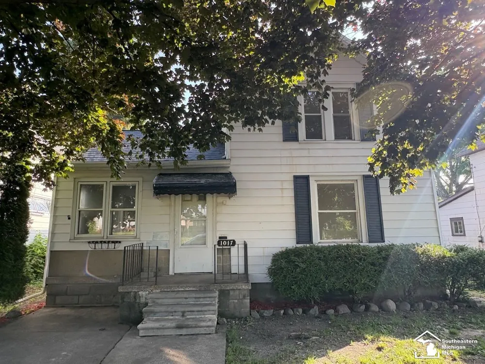 1017 humphrey Street Monroe City, MI 48161