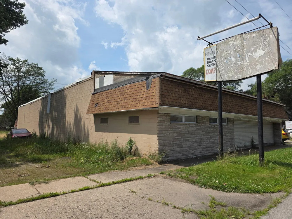 2563 W 11th Avenue Gary, IN 46404