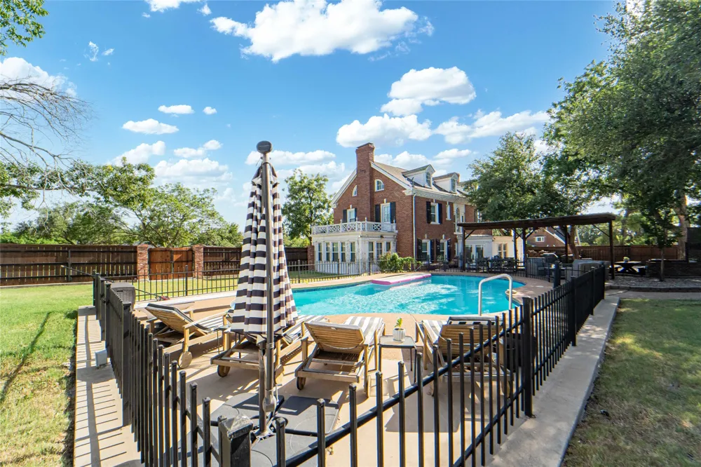 1002 E Lindsey Street Breckenridge, TX 76424