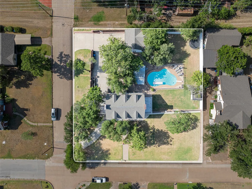 1002 E Lindsey Street Breckenridge, TX 76424