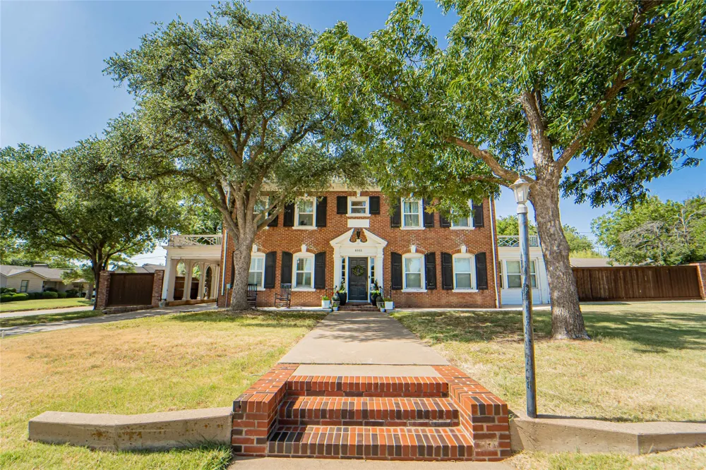 1002 E Lindsey Street Breckenridge, TX 76424