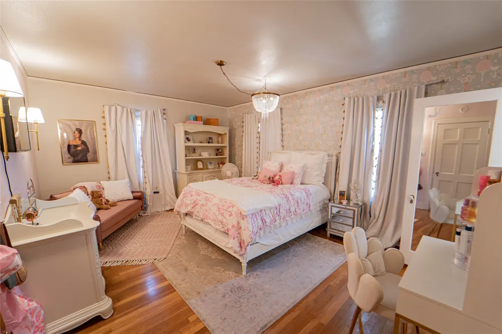1002 E Lindsey Street Breckenridge, TX 76424