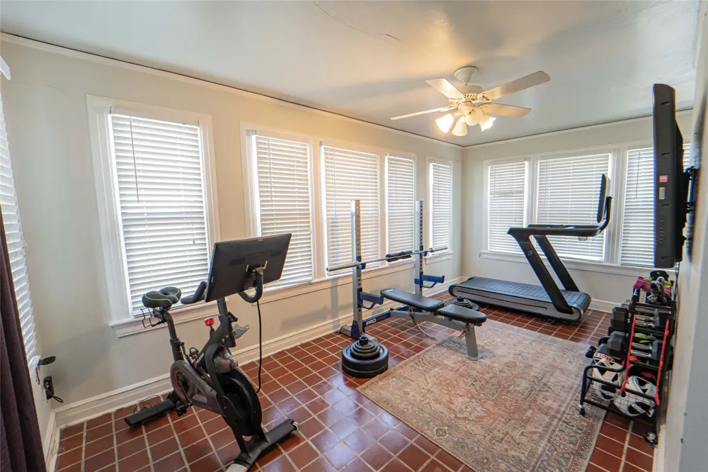 1002 E Lindsey Street Breckenridge, TX 76424