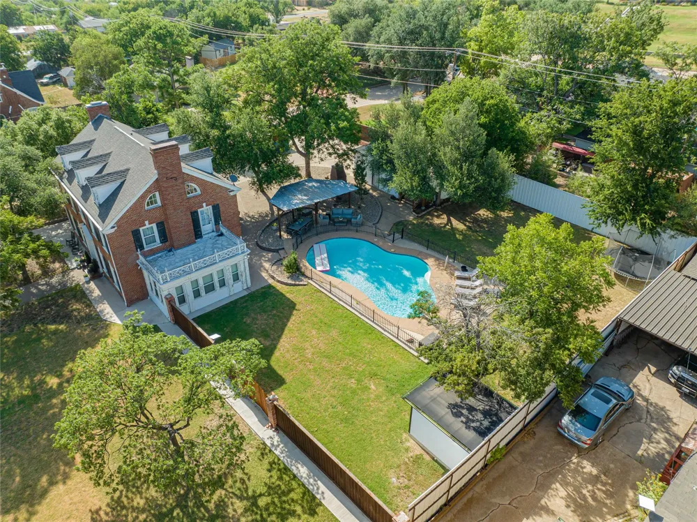 1002 E Lindsey Street Breckenridge, TX 76424