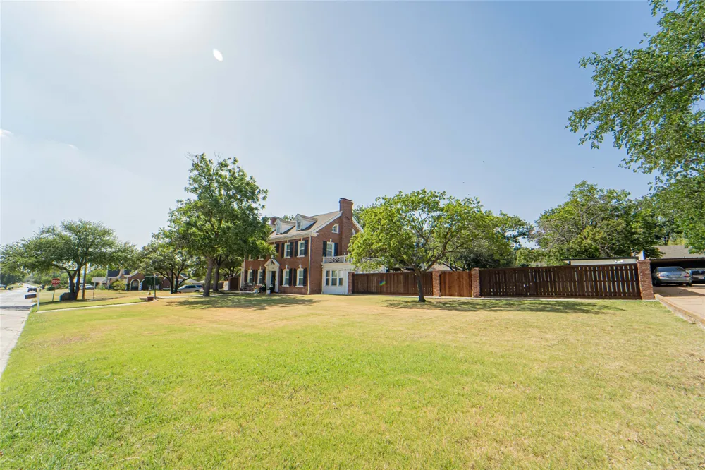 1002 E Lindsey Street Breckenridge, TX 76424