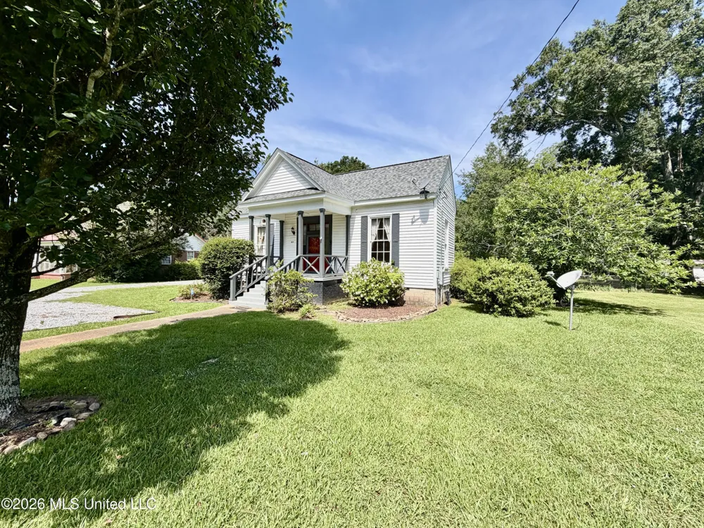 412 S Jackson Street Crystal Springs, MS 39059