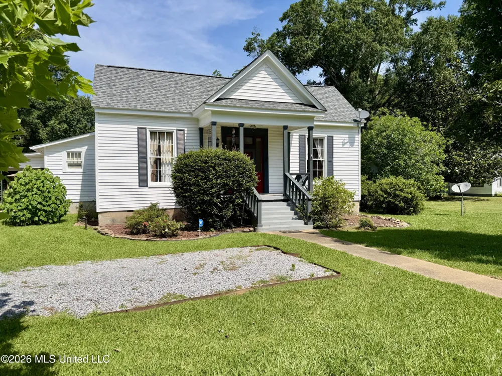 412 S Jackson Street Crystal Springs, MS 39059