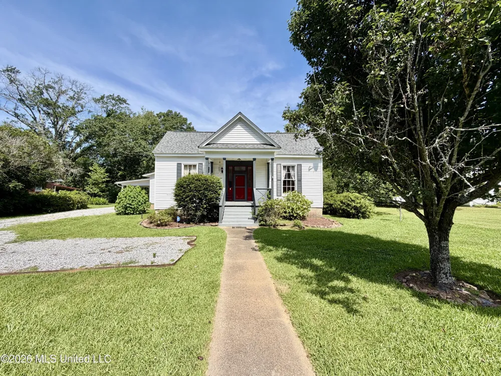 412 S Jackson Street Crystal Springs, MS 39059