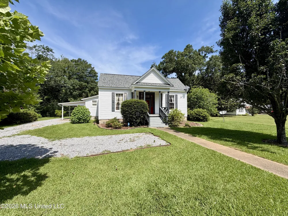 412 S Jackson Street Crystal Springs, MS 39059