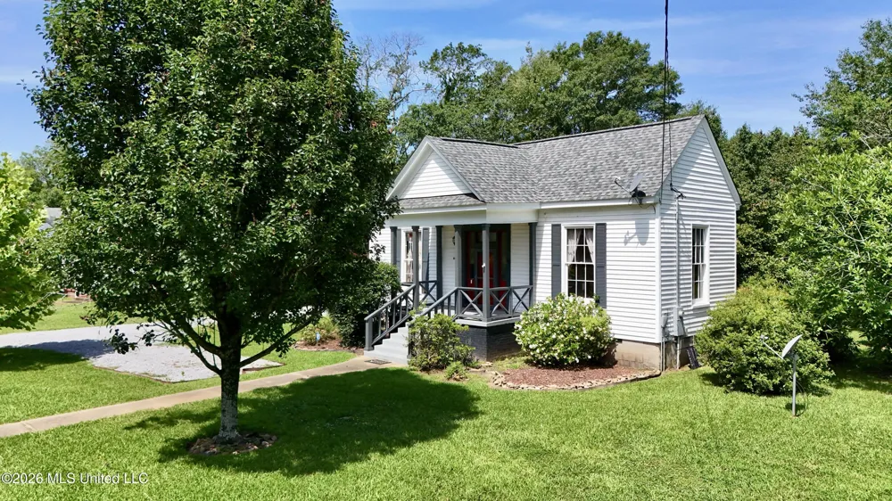412 S Jackson Street Crystal Springs, MS 39059