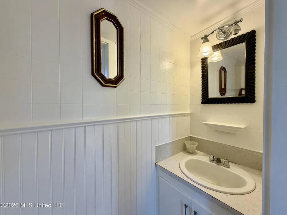 412 S Jackson Street Crystal Springs, MS 39059
