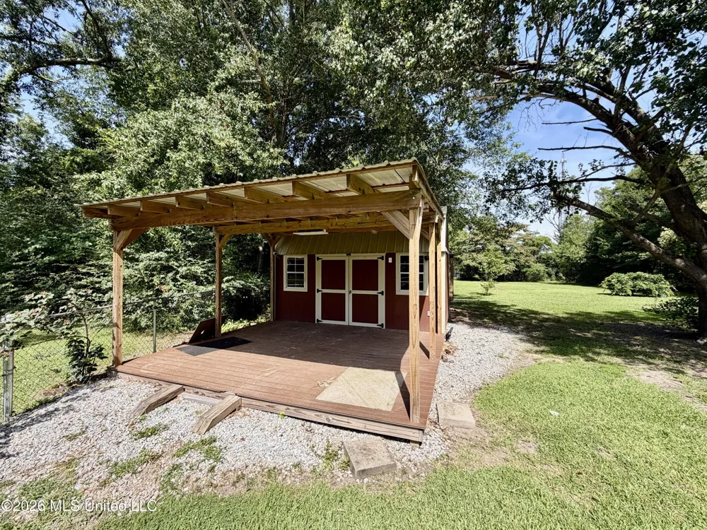 412 S Jackson Street Crystal Springs, MS 39059