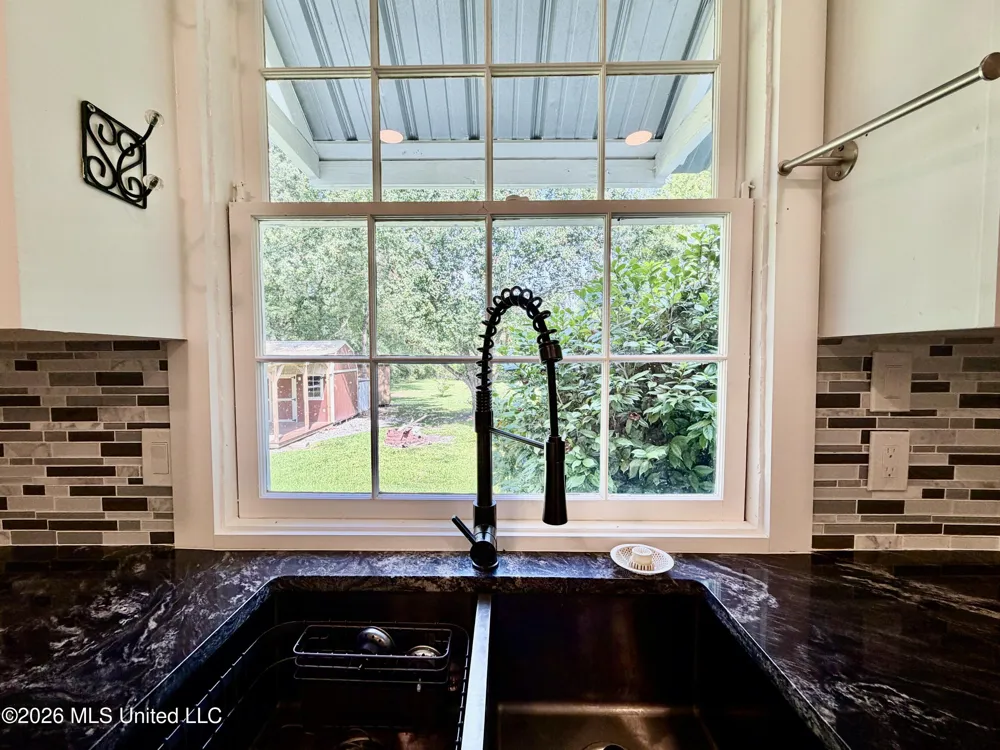 412 S Jackson Street Crystal Springs, MS 39059
