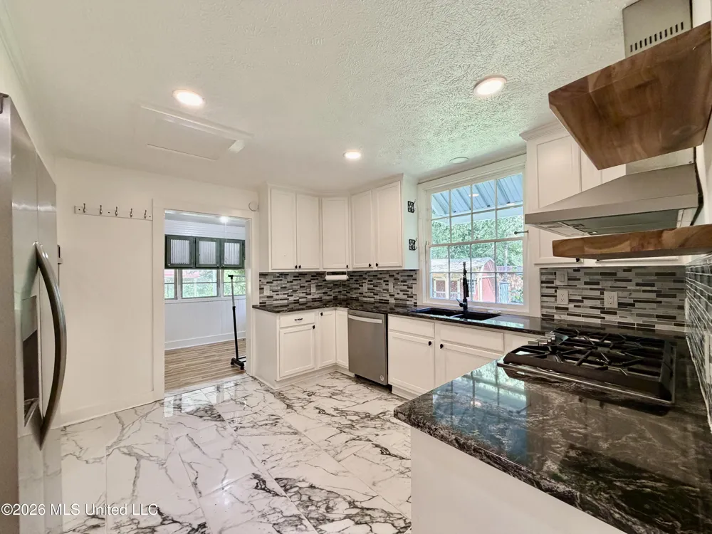 412 S Jackson Street Crystal Springs, MS 39059