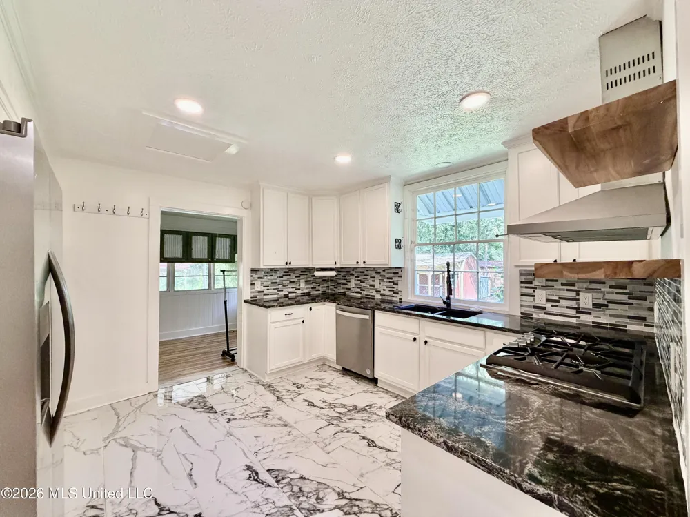 412 S Jackson Street Crystal Springs, MS 39059