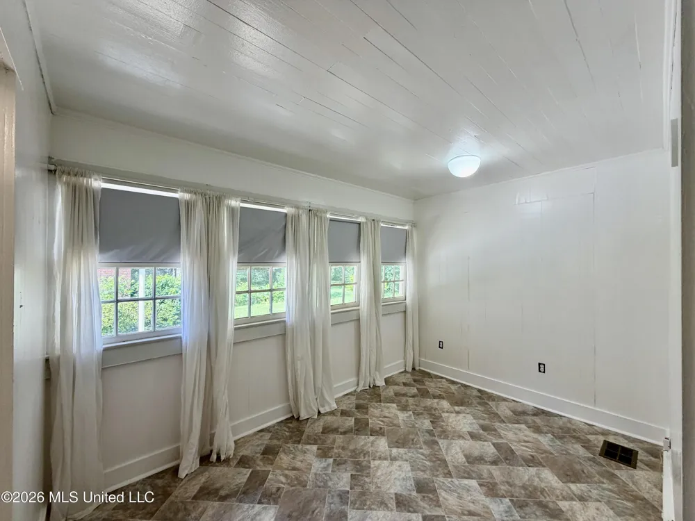 412 S Jackson Street Crystal Springs, MS 39059