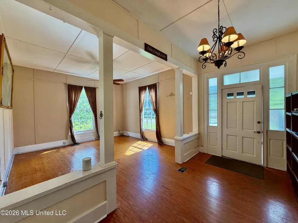 412 S Jackson Street Crystal Springs, MS 39059