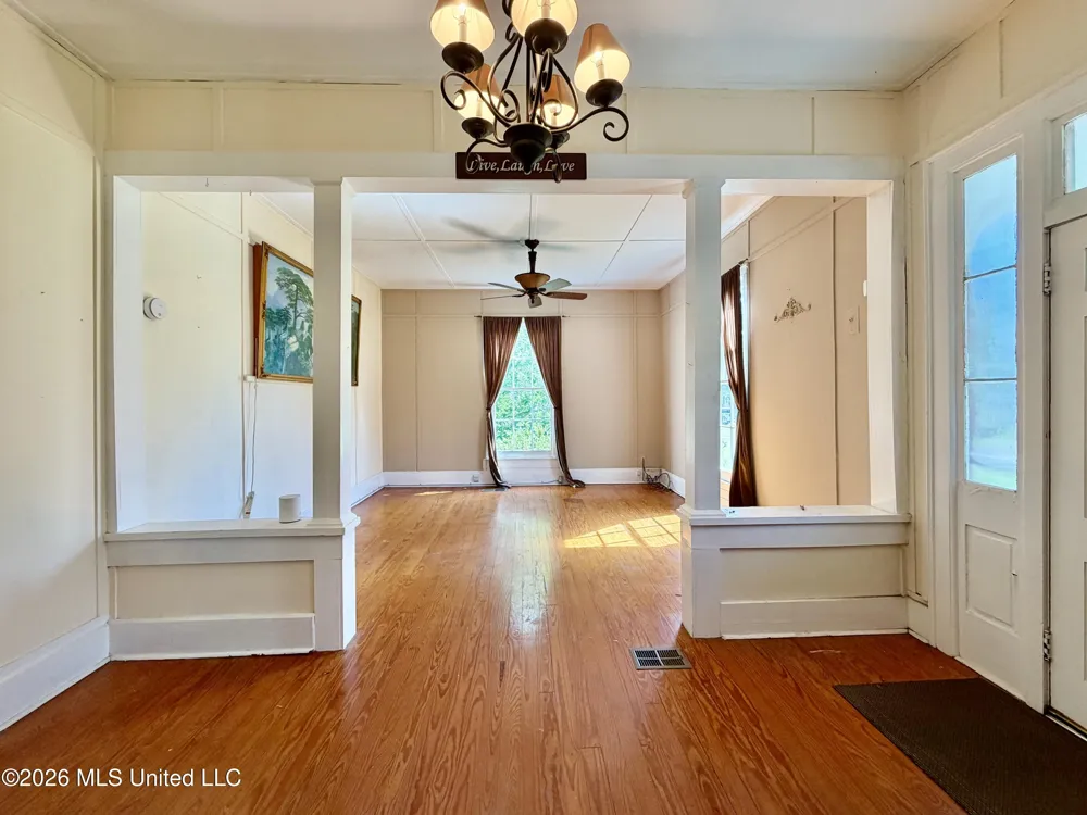 412 S Jackson Street Crystal Springs, MS 39059