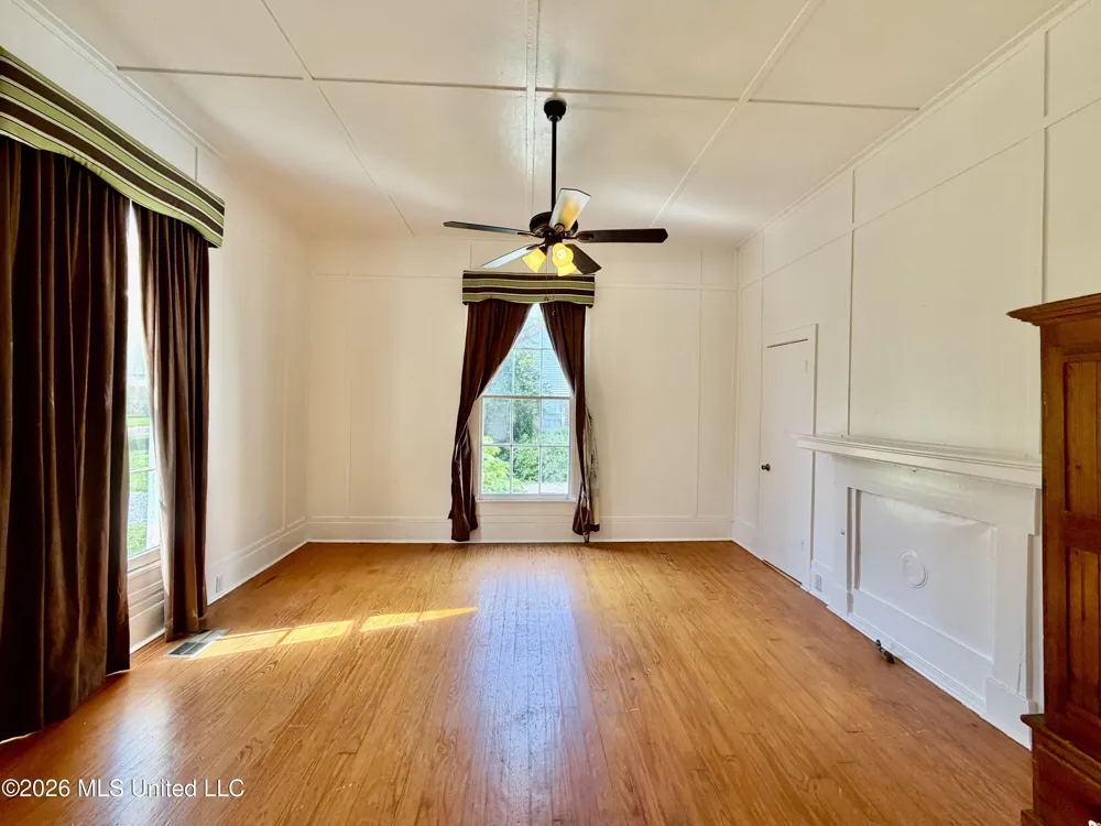 412 S Jackson Street Crystal Springs, MS 39059