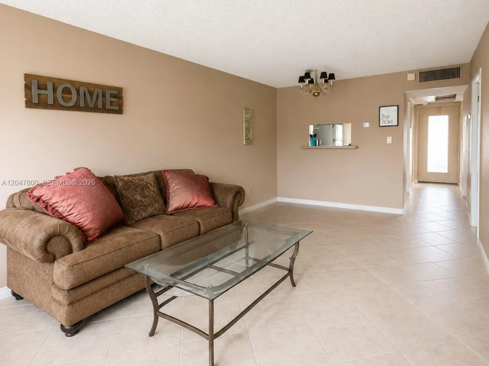 4700 NW 35th St #411 Lauderdale Lakes, FL 33319