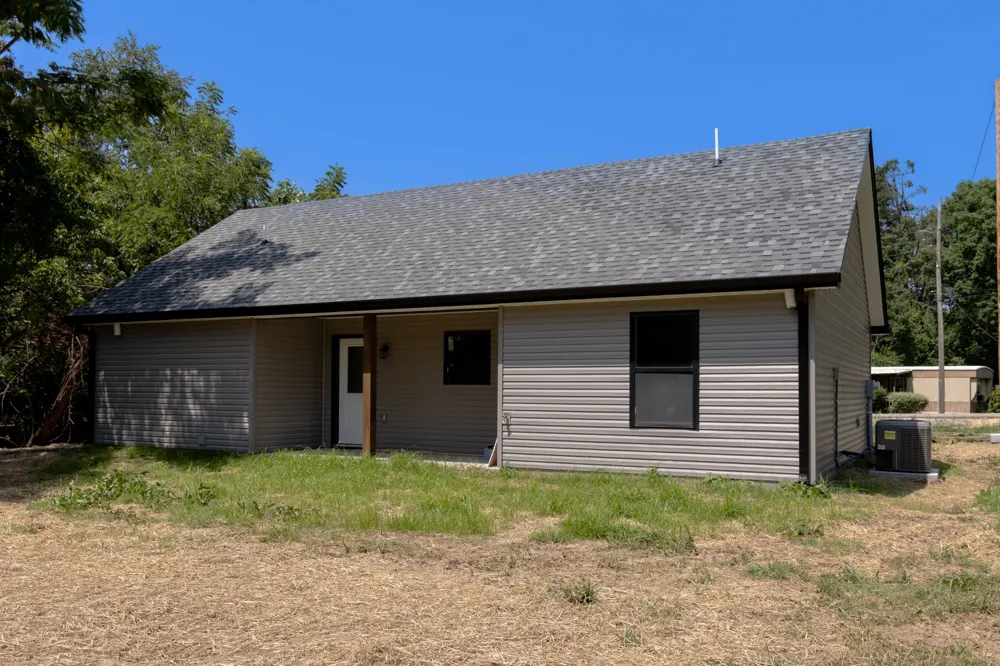 249 N Walnut St Hohenwald, TN 38462