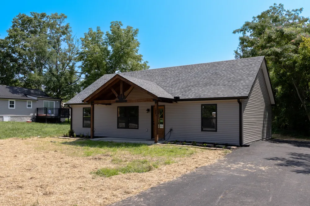 249 N Walnut St Hohenwald, TN 38462