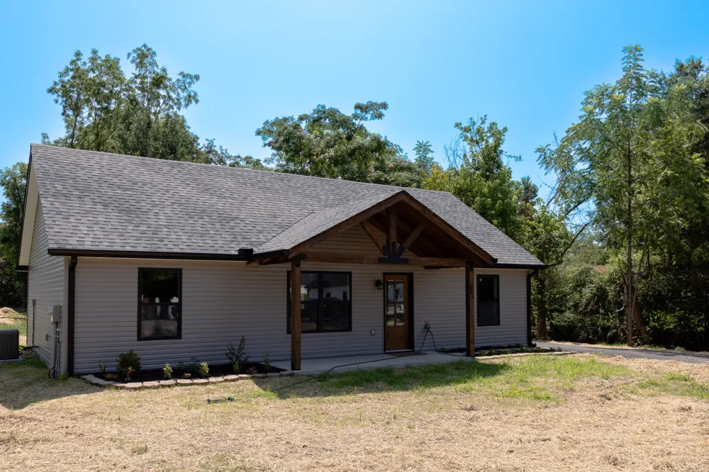 249 N Walnut St Hohenwald, TN 38462