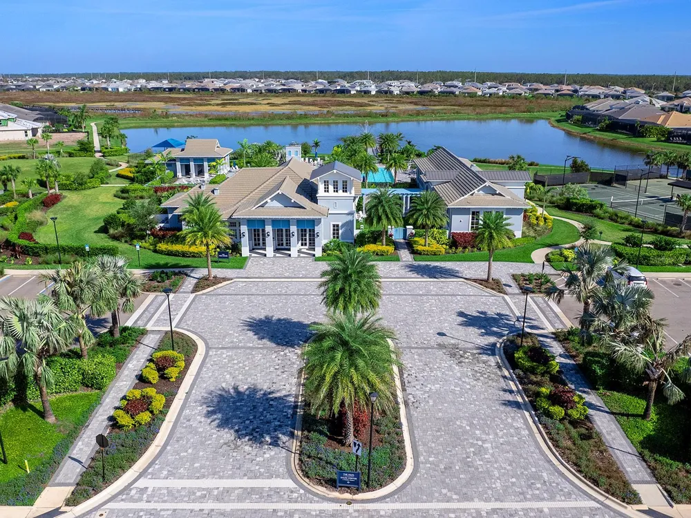 17974 PALMISTE DRIVE Lakewood Ranch, FL 34202
