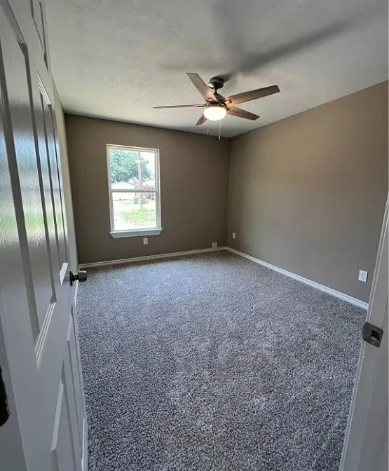 709 W Evans Street Hearne, TX 77859