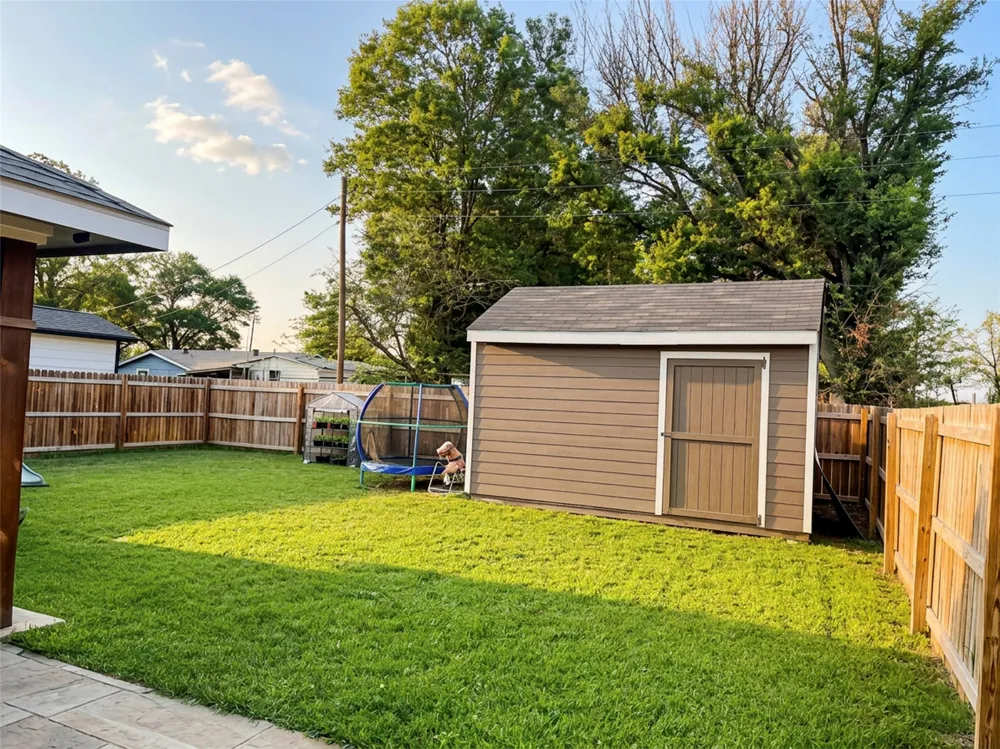 709 W Evans Street Hearne, TX 77859