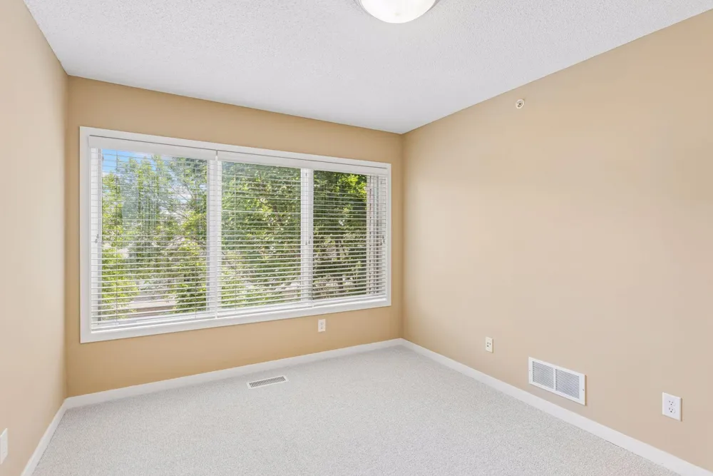 519 Willoughby Way W Minnetonka, MN 55305
