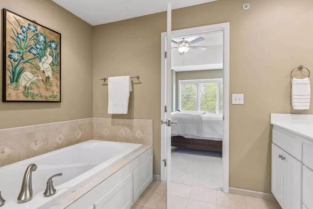 519 Willoughby Way W Minnetonka, MN 55305