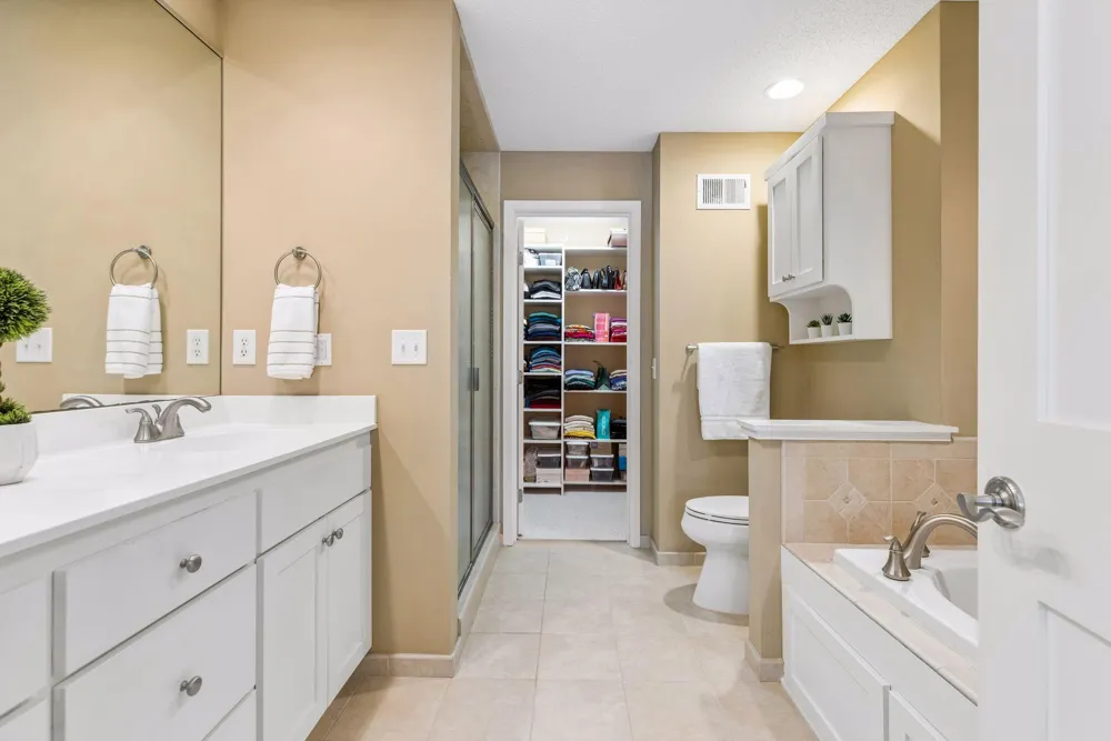 519 Willoughby Way W Minnetonka, MN 55305