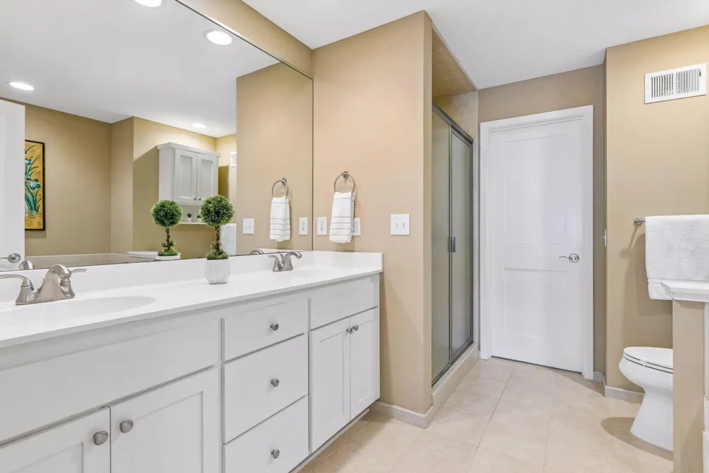 519 Willoughby Way W Minnetonka, MN 55305