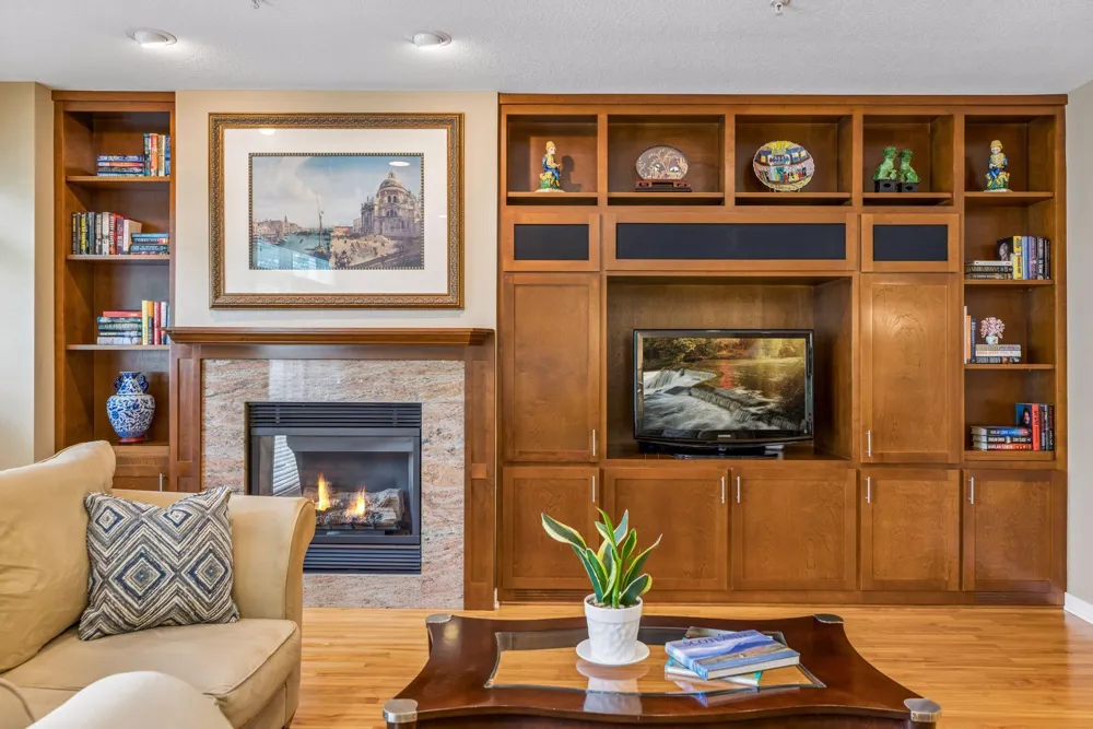 519 Willoughby Way W Minnetonka, MN 55305