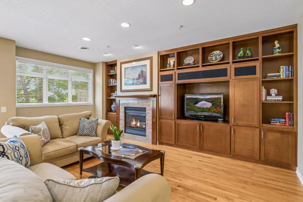 519 Willoughby Way W Minnetonka, MN 55305