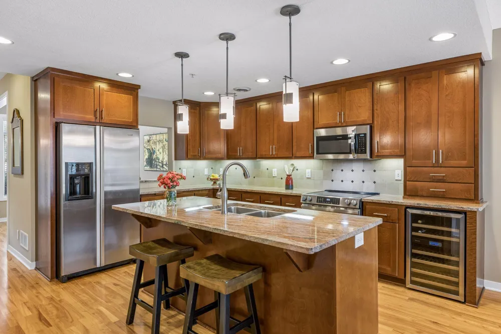 519 Willoughby Way W Minnetonka, MN 55305