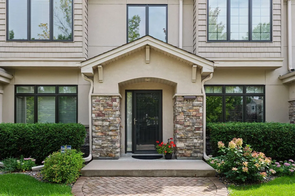 519 Willoughby Way W Minnetonka, MN 55305