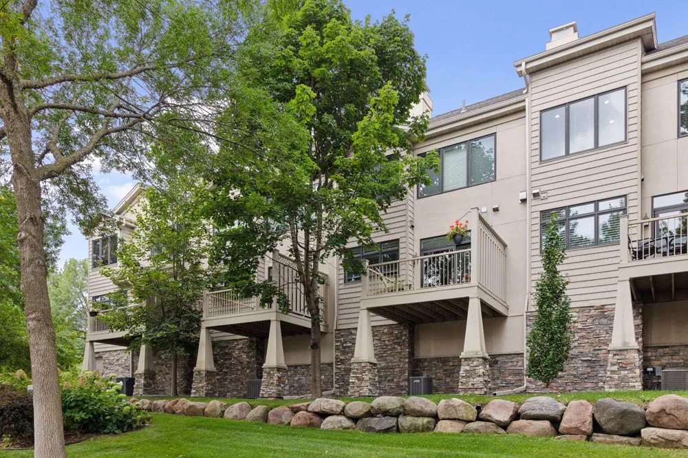 519 Willoughby Way W Minnetonka, MN 55305