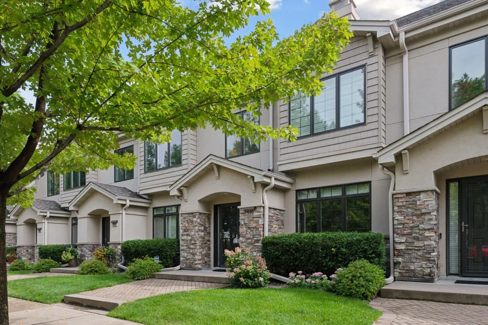 519 Willoughby Way W Minnetonka, MN 55305