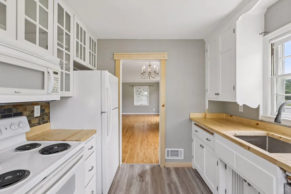 1445 Larpenteur Avenue W Falcon Heights, MN 55113