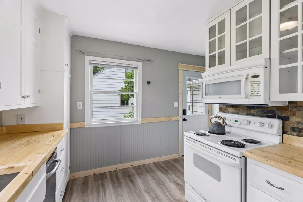 1445 Larpenteur Avenue W Falcon Heights, MN 55113