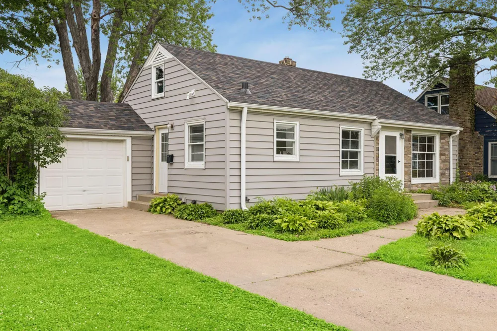 1445 Larpenteur Avenue W Falcon Heights, MN 55113