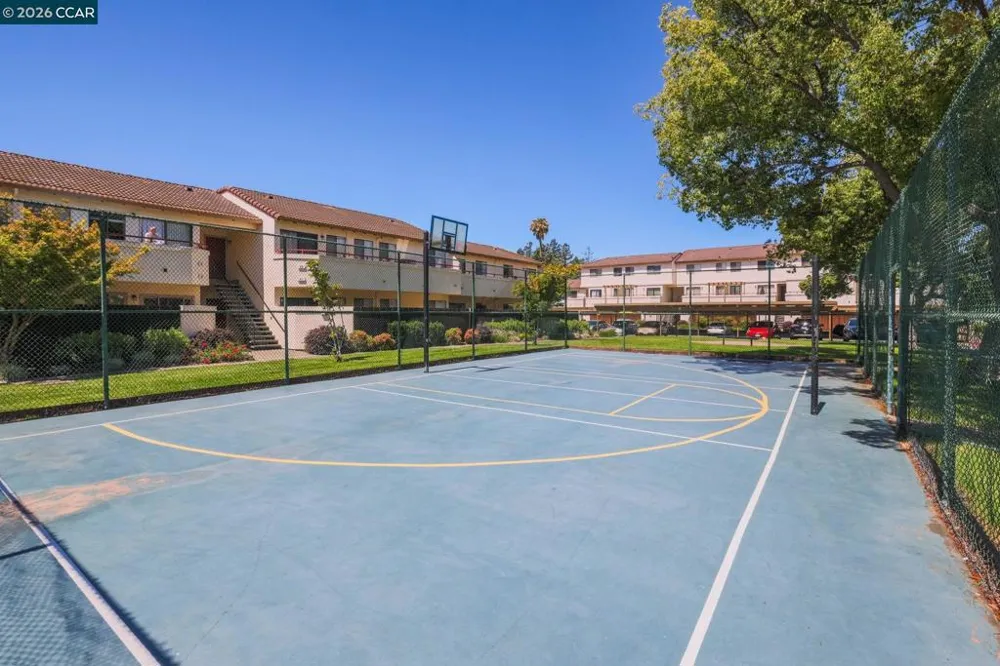 5065 Valley Crest Dr #242 Concord, CA 94521