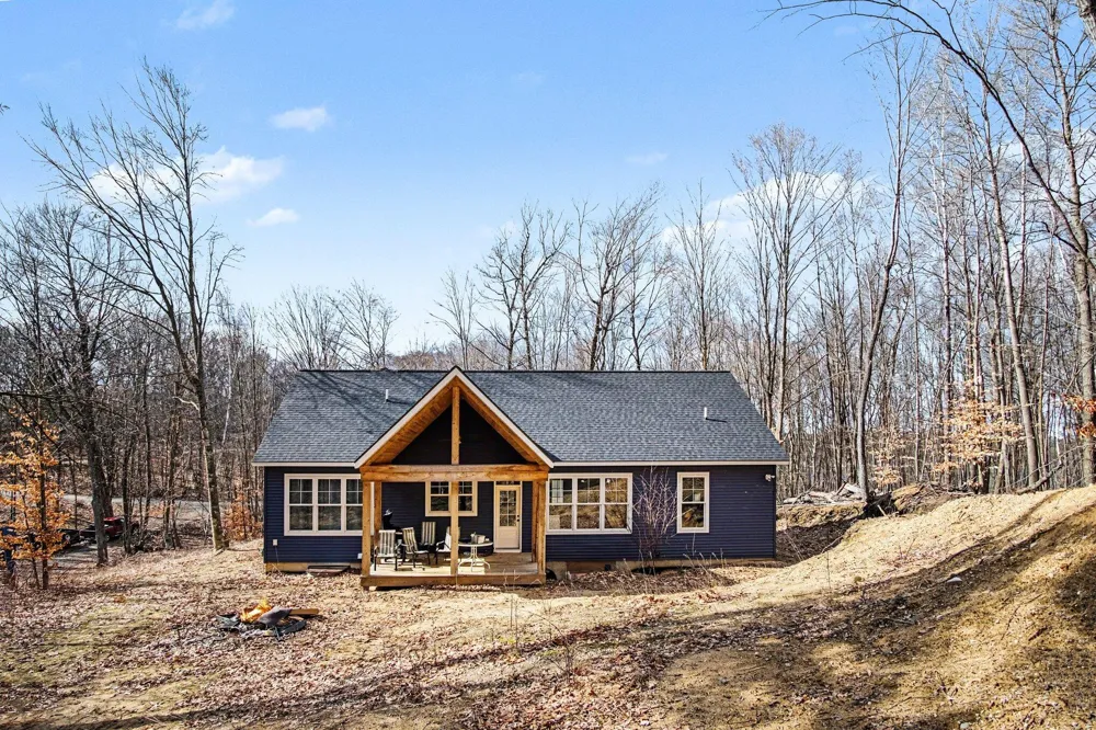 9370 S Hannah Lane Grant, MI 49327