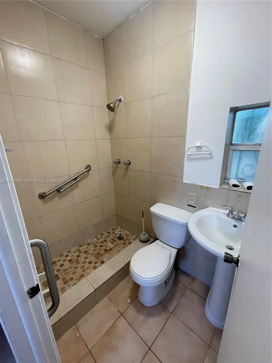 453 SW 19th Rd #Rear Miami, FL 33129