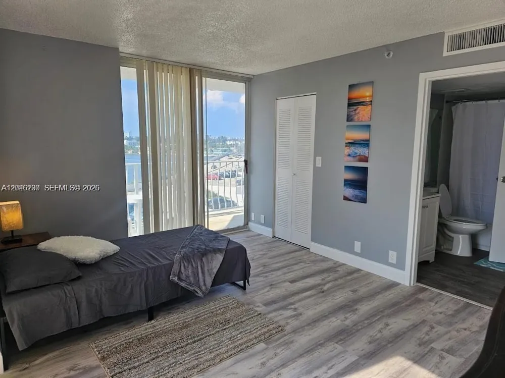 7601 E Treasure Dr #811 North Bay Village, FL 33141