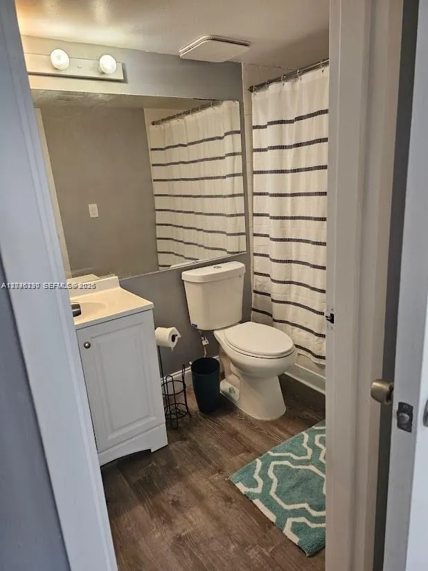 7601 E Treasure Dr #811 North Bay Village, FL 33141