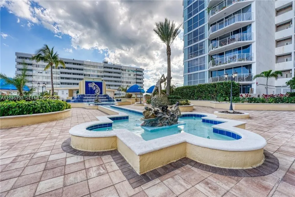 7601 E Treasure Dr #811 North Bay Village, FL 33141