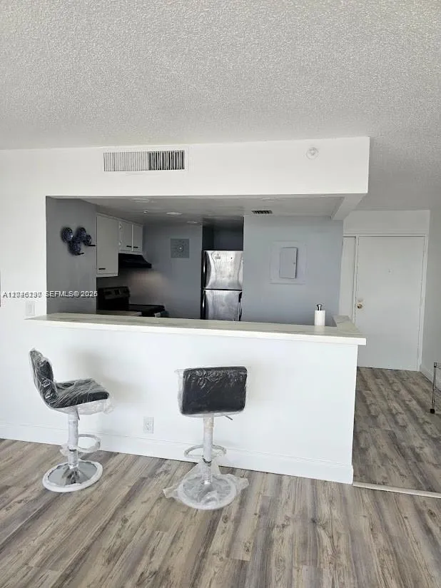 7601 E Treasure Dr #811 North Bay Village, FL 33141